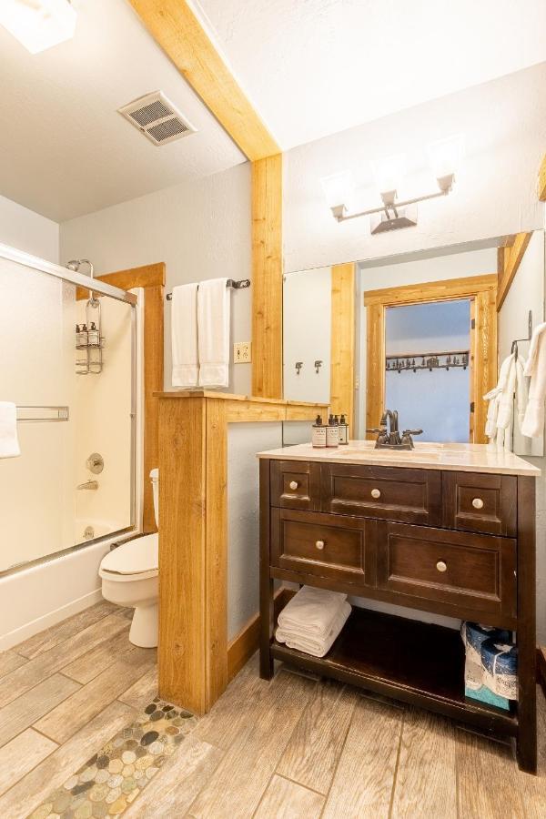 Hotel Style Room In The Timber Creek Lodge Condo Truckee Exterior foto